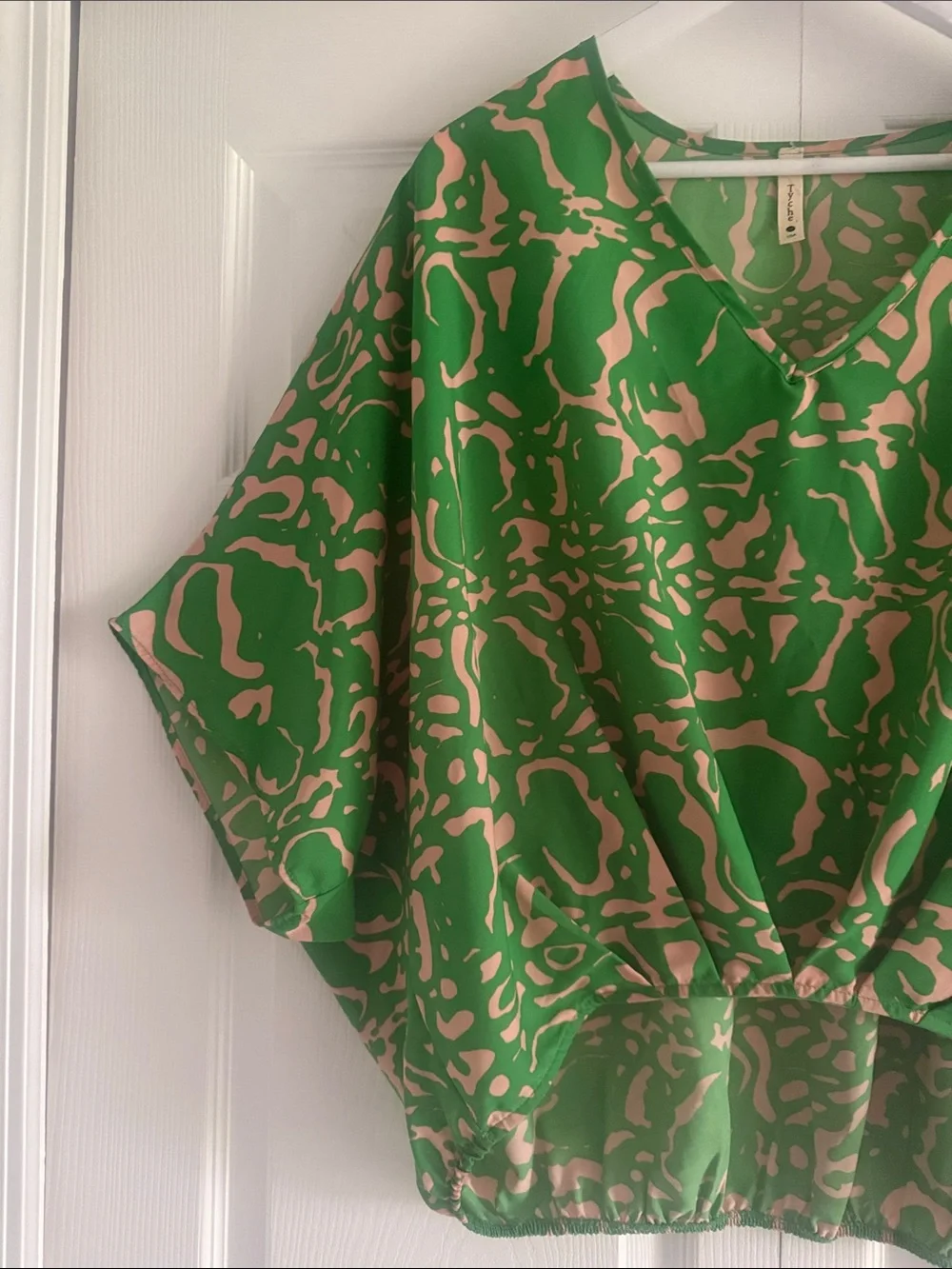 Tyche Green/Beige Print Faux Front Tuck Top - Size Medium